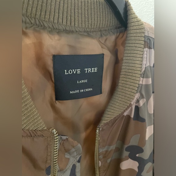 Lightweight Bomber jacket- army print. Size Large - Picture 5 of 5